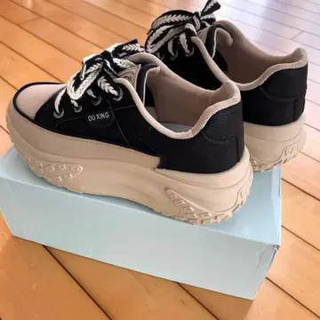 새상품 [ OU XING 통굽 스니커즈 ] 블랙/베이지