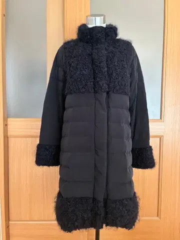 Viaggio Blu 모헤어 루프 절개 다운 코트 이소재 롱