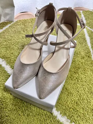 아키아고라 크로스 스트랩 하이힐