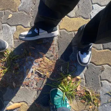 캔버스 로우컷 스니커즈 블랙/화이트