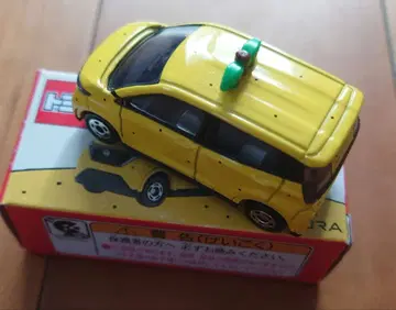 유즈 닛산 사쿠라 토미카