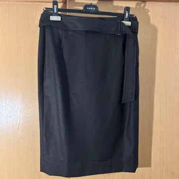 A-K-R-I-S 타이트 스커트