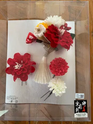 성인식 머리 장식 빨흰 꽃 태슬 포함