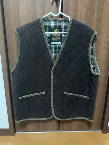 BROS & BROS 다크 브라운 퀼팅 베스트