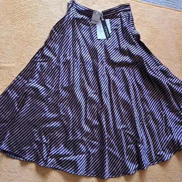 MAX&CO. 플레어 롱 스커트 42 네이비/핑크 스트라이프