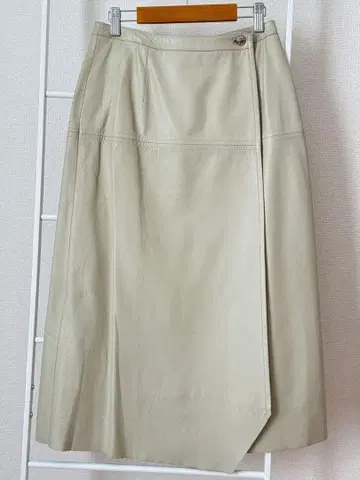 CHRISTIAN AUJARD 크리스천 오자르 소가죽 스커트