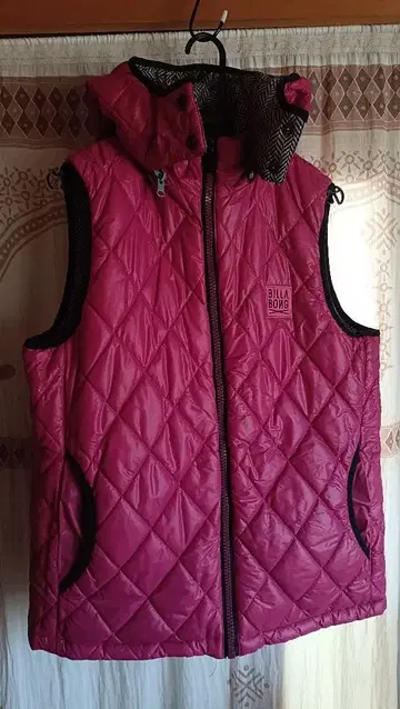 BILLABONG 핑크 리버서블 퀼팅 다운 베스트 탈부착 후드 부착