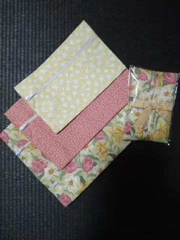 새상품급 LAURA ASHLEY 로라 애슐리 파우치 3개 & 티슈 케이스