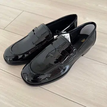 [ 택 포함 미사용 새상품 ] zara 에나멜 신발 38