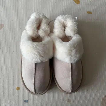 초코 기모 사보 퍼 샌들 옅은 주황색 화이트 M 사이즈