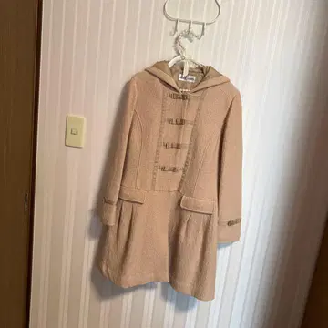 갤러리 비스콘티 핑크 후드 부착 하프 코트