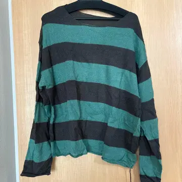 야마다야 라디에이트 스트라이프 긴팔 니트 상의