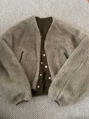 로리즈팜 카키 보아 자켓