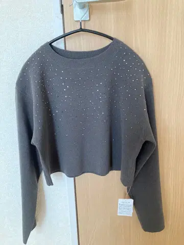 새상품 비쥬 포함 그레이 크롭 니트 스웨터