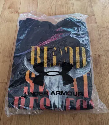 UNDER ARMOUR 더 락 블랙 후드티