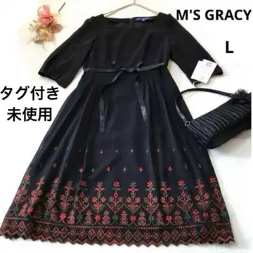 새상품 미사용 엠즈 그레이시 원피스 꽃무늬 자수 허리 리본 블랙