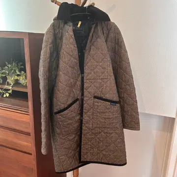 LAVENHAM 체크 무늬 퀼팅 코트 자켓