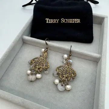 [ 보관 봉투 포함 ] TERRY SCHIEFER 귀걸이 스톤 펄 비즈