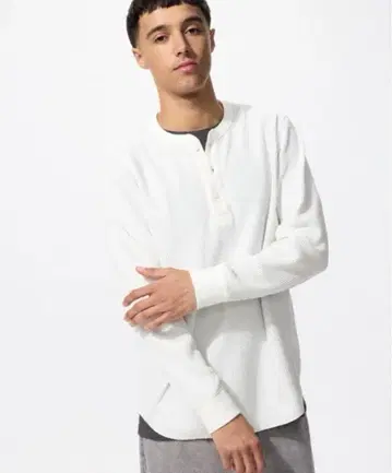 화이트 L 유니클로 와플 헨리넥 긴팔