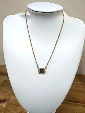 페라가모 골드 체인 크리스탈 목걸이