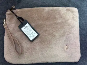 미사용 새상품 muta 퍼 클러치백 MUAV-220001-BR