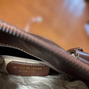 MODUS VIVENDI 브라운 가죽 숄더백