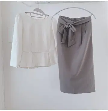 페플럼 상의 펜슬 스커트 세트