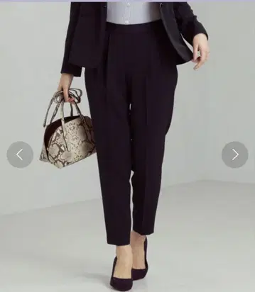 그린 레이블 릴랙싱 테이퍼드 팬츠 네이비