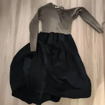 [ 새상품 ] 이소재 도킹 원피스