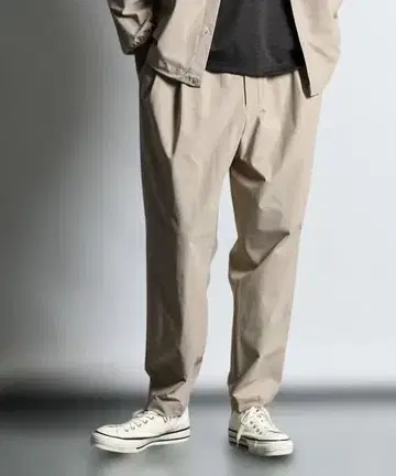 13,200엔 새상품급 메쉬 소재 2턱 와이드 이지 팬츠 L