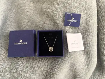 Swarovski 목걸이 원형 펜던트