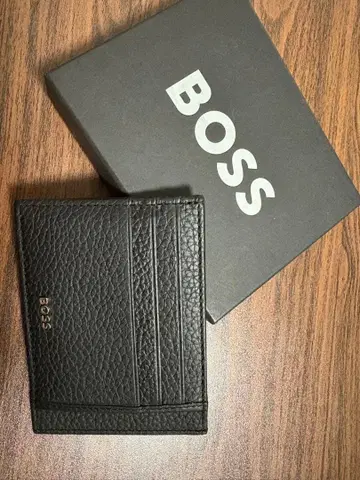 BOSS 블랙 가죽 카드 케이스