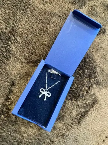 Swarovski 실버 리본 목걸이