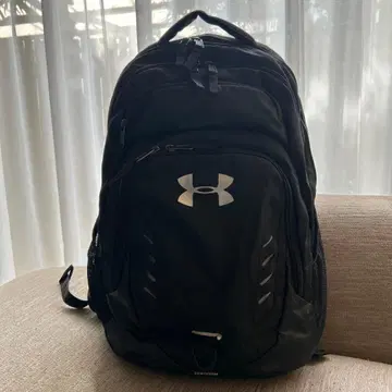 하자 있음 Under Armour 블랙 백팩