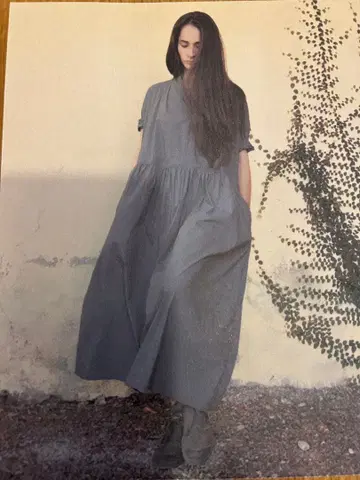 앨범 디파밀리아 블랙 긴팔 롱 원피스