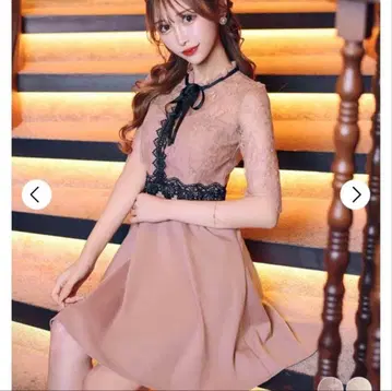 캬바쿠라 레이스 부착 A라인 드레스