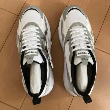 le coq sportif LCS R 550 27.5cm