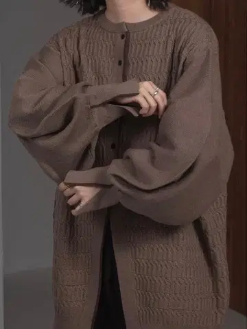 lawgy bi color line knit