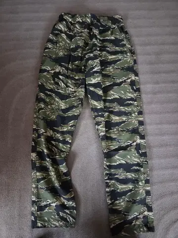 ONAOSHI GEORGE 카모 패턴 워크 팬츠 L