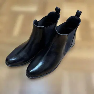 블랙 가죽 사이드 고어 부츠