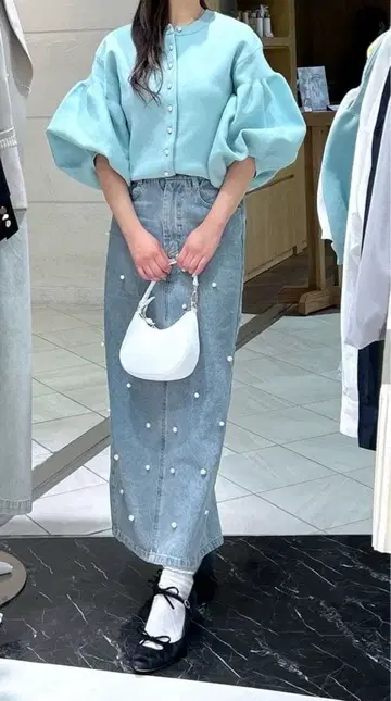 러브티크 봉봉 펄 봉긋 슬리브 니트 가디건 색스 블루