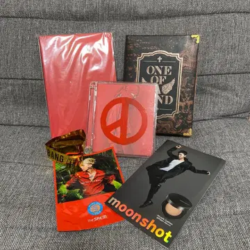 G-DRAGON CD 소책자