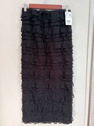 LOWRYS FARM 블랙 프릴 타이트 스커트 F 사이즈