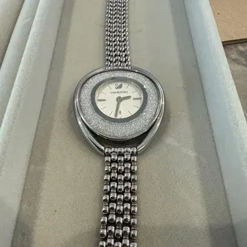 SWAROVSKI 실버 쿼츠 손목시계