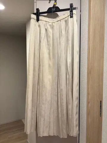 Ballsey 스웨이드 새틴 플리츠 스커트