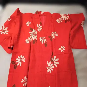 빨간색 꽃무늬 유카타