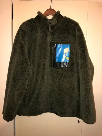 올리브 그린 플리스 자켓 발티스 프린트