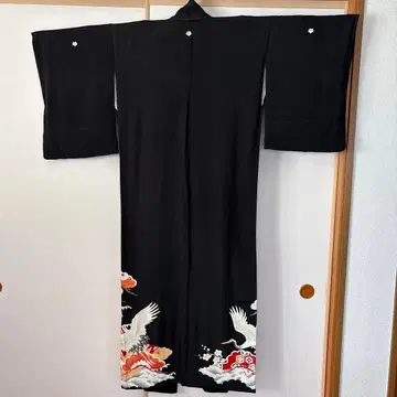 새상품급 앤티크 블랙 전통 예복 기모노 학과 꽃 자수