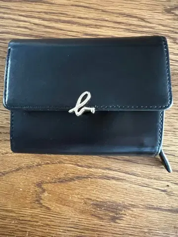 애니에스 b 블랙 컬러 접이식 지갑