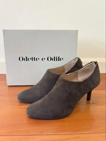 [ Odette e Odile 오데트 에 오딜 ] 스웨이드 부티 24cm